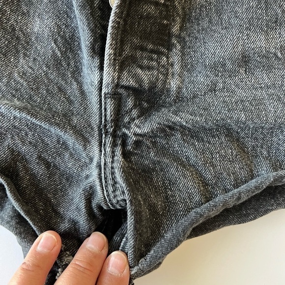 Levis 501 Womens Original Washed Out Black Distressed Cut Off Shorts Size 32 - Picture 4 of 8